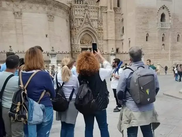 Foto 3 de Free Tour Sevilla Premium: historia y encanto con guías locales