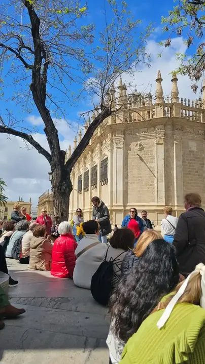 Foto 8 de Free Tour Sevilla Premium: historia y encanto con guías locales