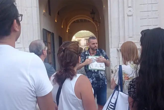 Foto 2 de Free Tour Sevilla Completa + Judería | Guías Sevillanos ¡Lo verás TODO!