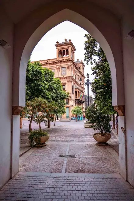 Foto 25 de Free Tour Sevilla Completa + Judería | Guías Sevillanos ¡Lo verás TODO!