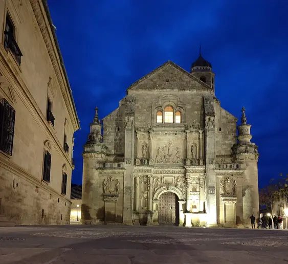 Foto 3 de Free tour Úbeda nocturna: Conoce la ciudad iluminada