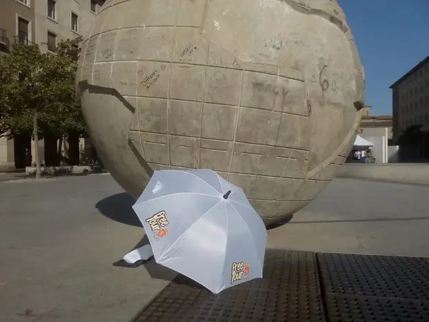 Foto 5 de Zaragoza "Contada por un Maño" Free Tour