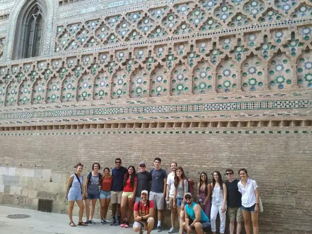 Foto 10 de Zaragoza "Contada por un Maño" Free Tour