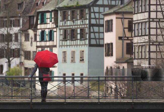 Foto 9 de Centro Histórico de Estrasburgo & Petite France con un Historiador + Audífonos