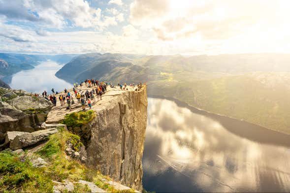Senderismo por Preikestolen