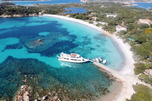 Excursión en barco a La Maddalena, Spargi, Budelli y Santa María con comida