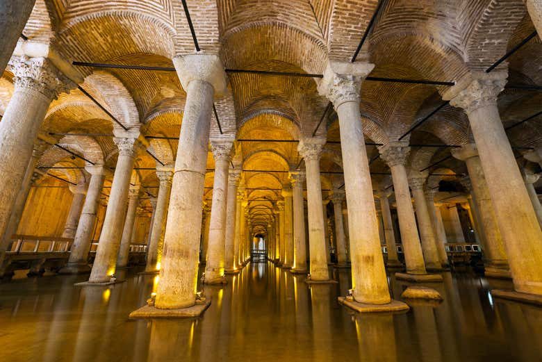 Entrada a la Cisterna Basílica con audioguía