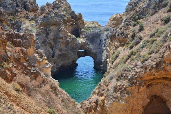 Paseo en barco por las cuevas de Ponta da Piedade
