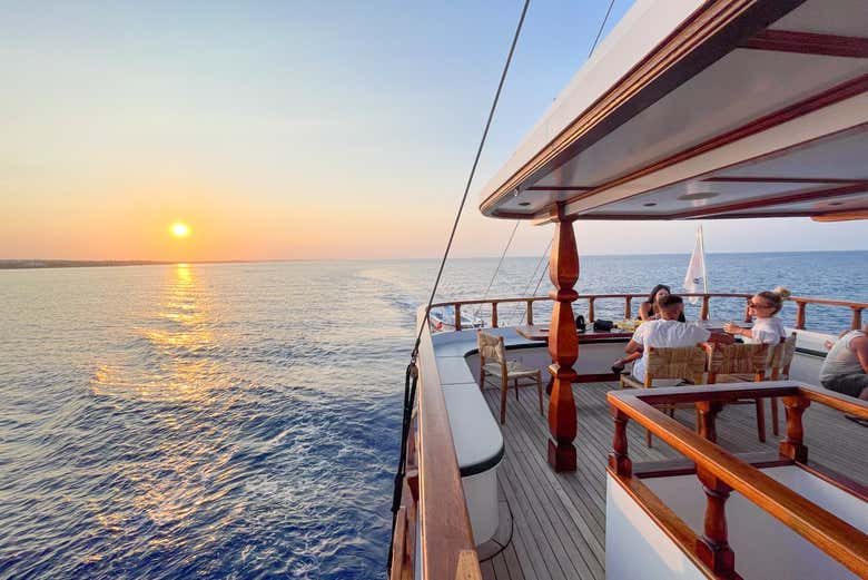 Paseo en barco al atardecer por Protaras