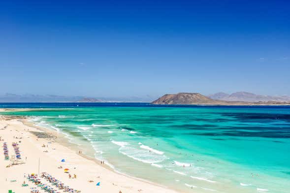 Ferry a la isla de Lobos desde Corralejo + Snorkel