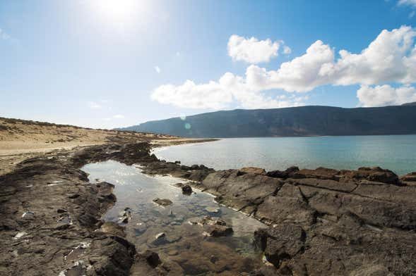 Ferry de ida y vuelta entre Lanzarote y la isla de La Graciosa