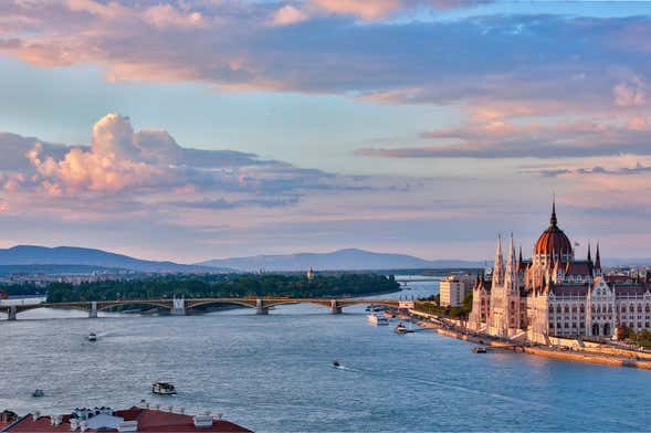 Crucero por el Danubio en Budapest con bebidas