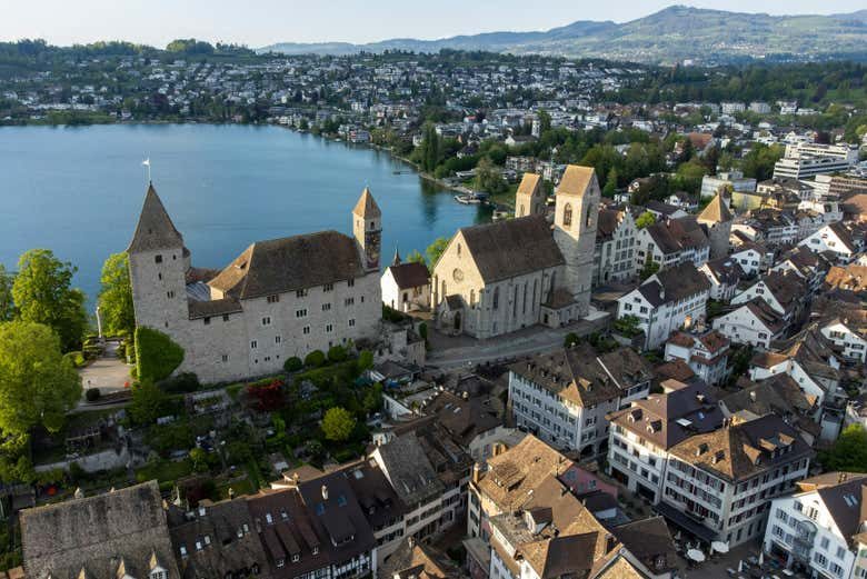 Excursión a Rapperswil y Einsiedeln + Museo Lindt y fábrica de queso
