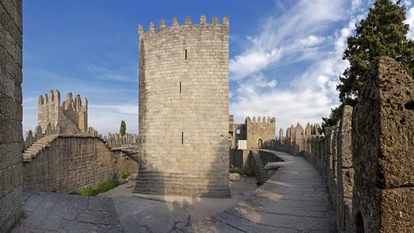 Visita guiada al Castillo de Guimarães y el Palacio de los Duques de Braganza