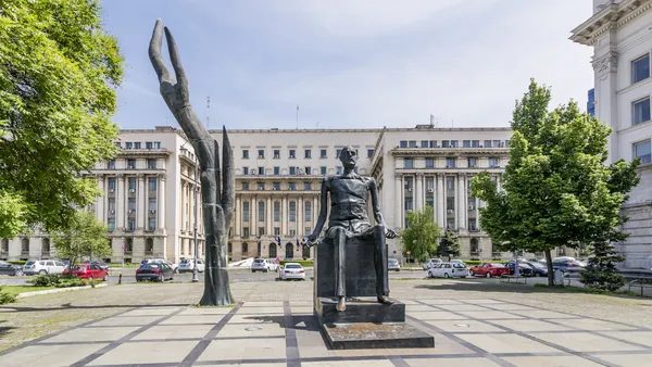 Tour por el Bucarest comunista y entradas al Museo del Comunismo
