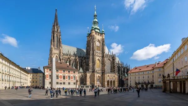 Entradas al Castillo de Praga con acceso prioritario y visita por los exteriores