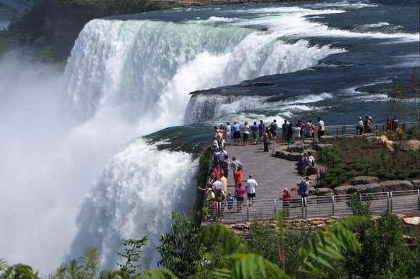 Tour por las Cataratas del Niágara + Entrada a la Cueva de los Vientos