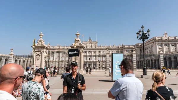 Tour privado por el Palacio Real y Jardines Reales con entrada