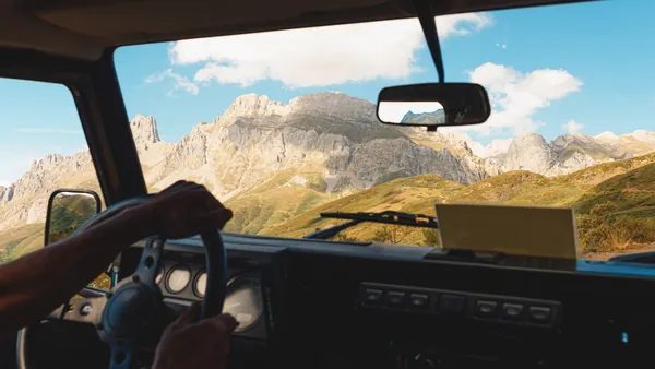 Excursión en 4x4 por los Picos de Europa y Ruta del Cares desde Caín de Valdeón