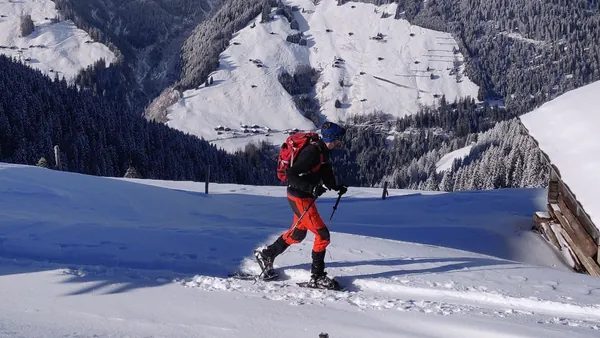 Ruta en raquetas de nieve por el Puerto de San Isidro