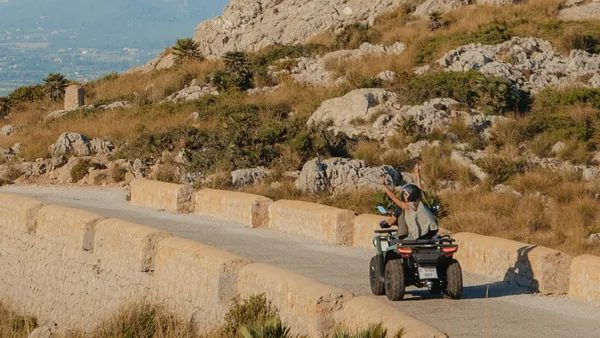 Excursión en quad por la bahía de Pollença y el Colomer