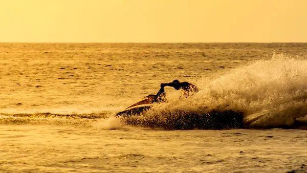 Ruta en moto de agua en Alcudia a la puesta de sol