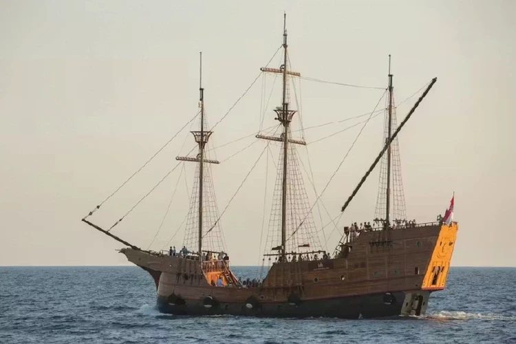 Crucero de Juego de Tronos + Visita Guiada a Pie + Bus Turístico Dubrovnik