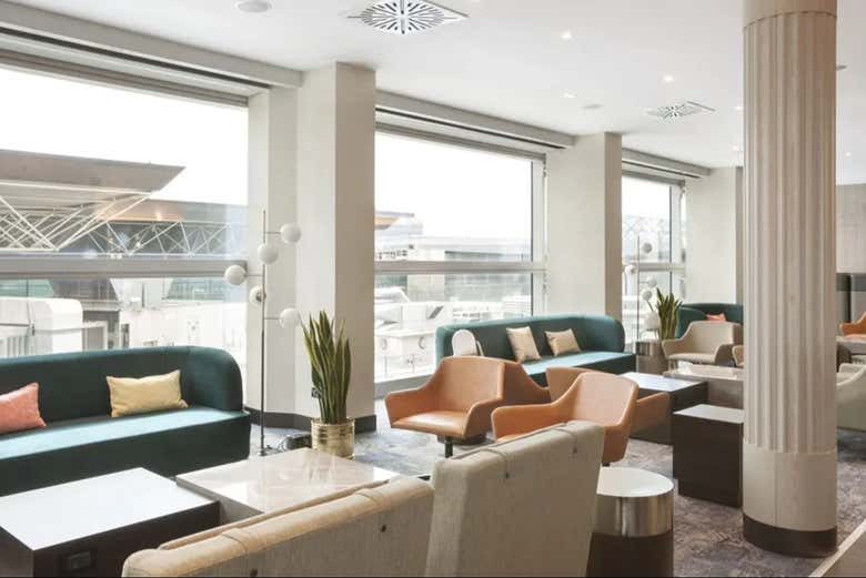 Acceso a la sala VIP del Aeropuerto de Roma Fiumicino: Plaza Premium Lounge
