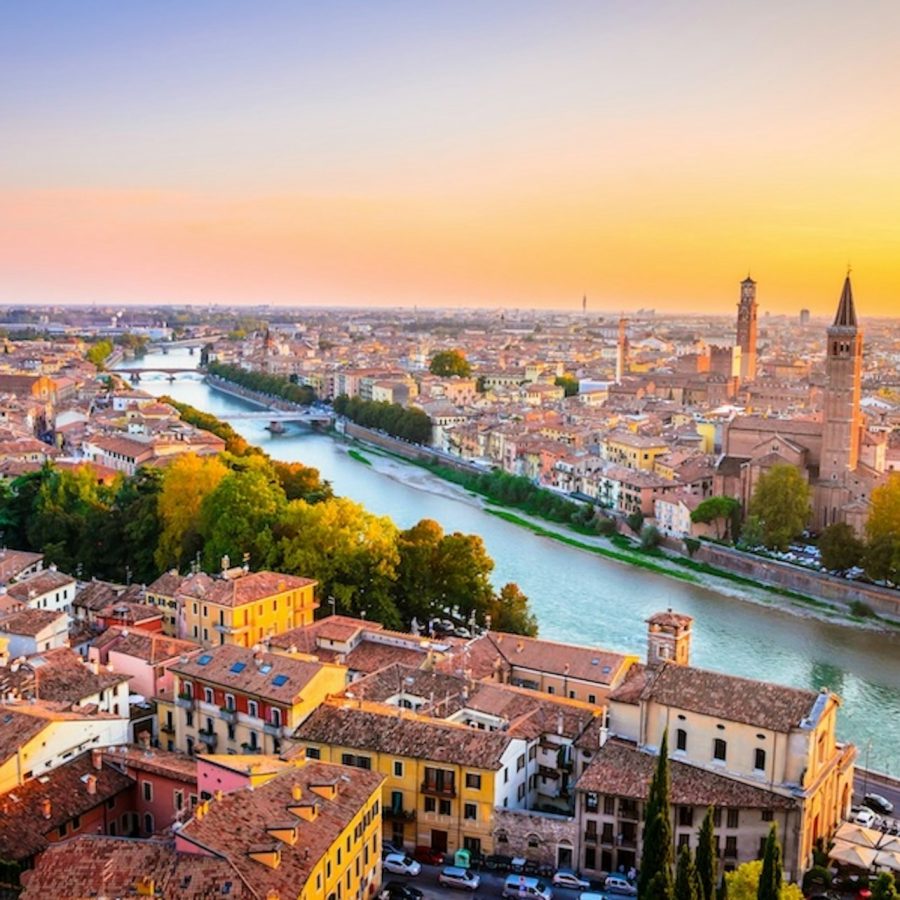 Verona, Sirmione y Lago de Garda con crucero privado en barco desde Milán