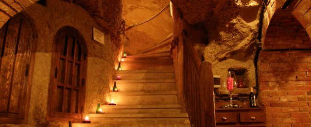 Visita a la Bodega Histórica Don Carlos con cata de vinos