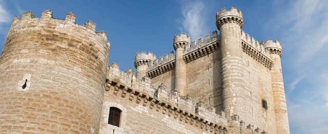 Entrada al castillo de Fuensaldaña