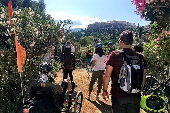 Tour guiado en bicicleta de montaña por Atenas Ruinas antiguas de la Acrópolis