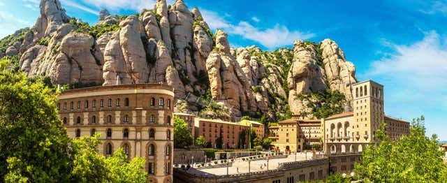 Excursión a Montserrat + Visita a una bodega de cava del Penedés en grupo reducido