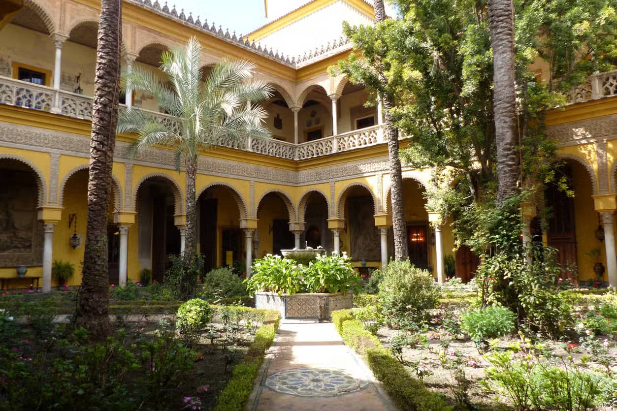 Visita guiada por el Palacio de las Dueñas