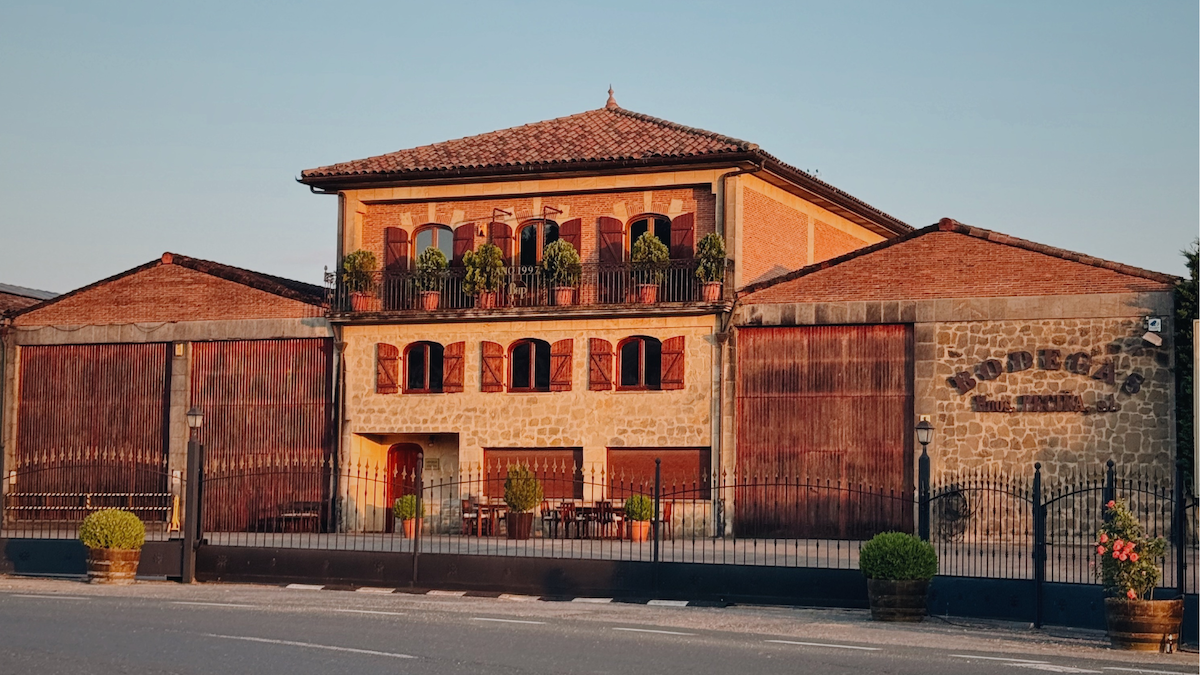 Bodegas Hermanos Peciña