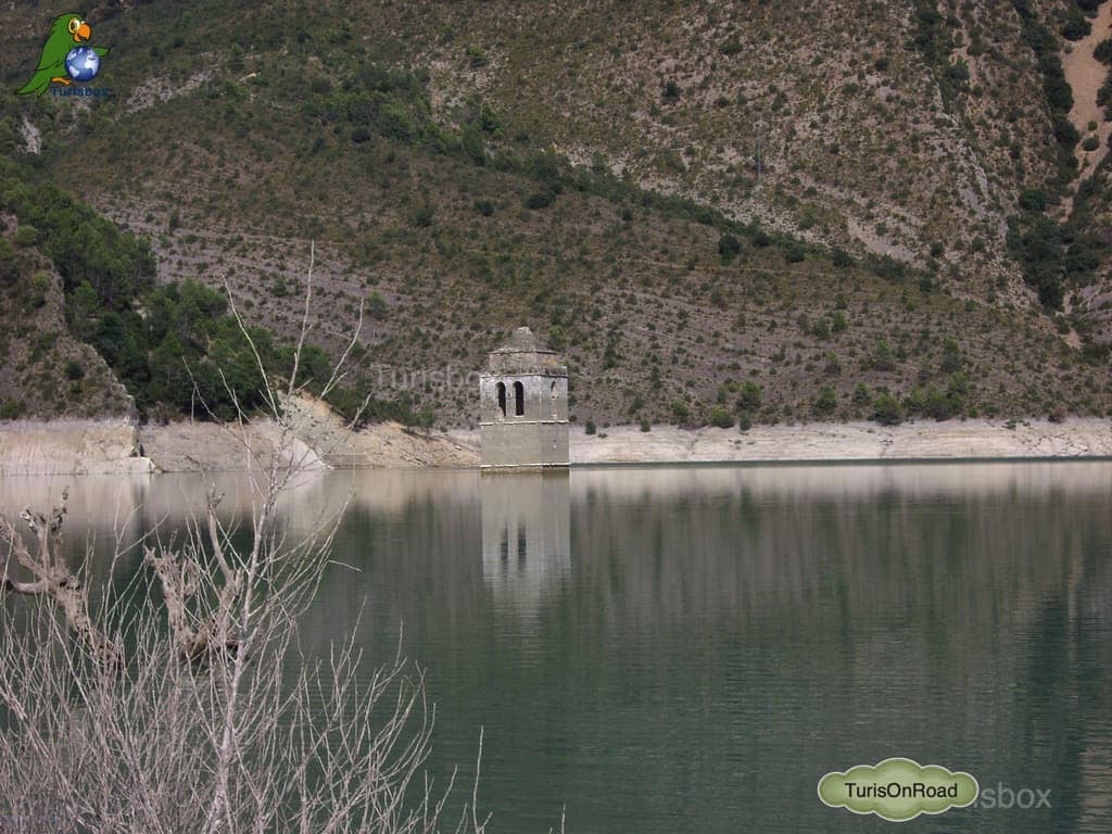Foto 2 de Iglesia de Mediano