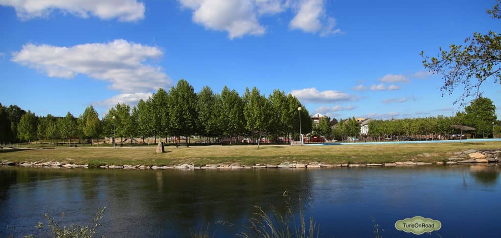Foto 3 de Playa Fluvial Toral de los Vados