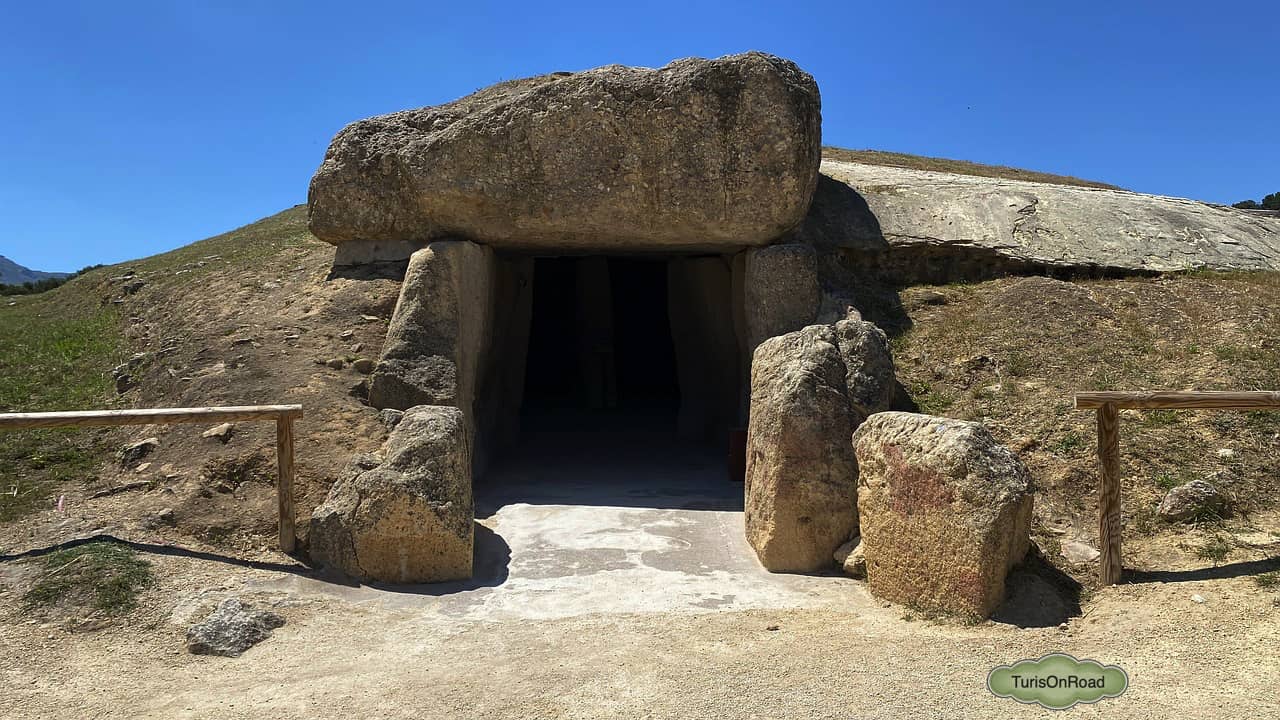 Foto 2 de Dólmenes de Antequera