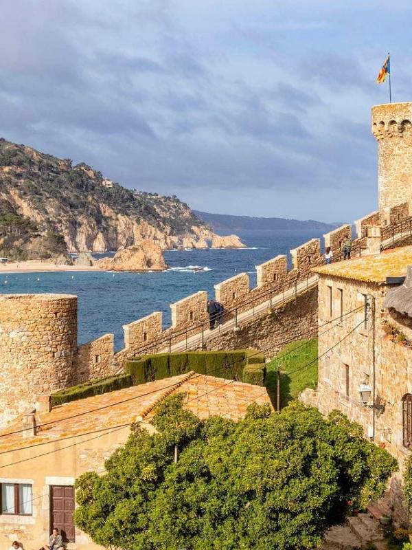Excursión a Girona y Tossa de Mar desde Barcelona