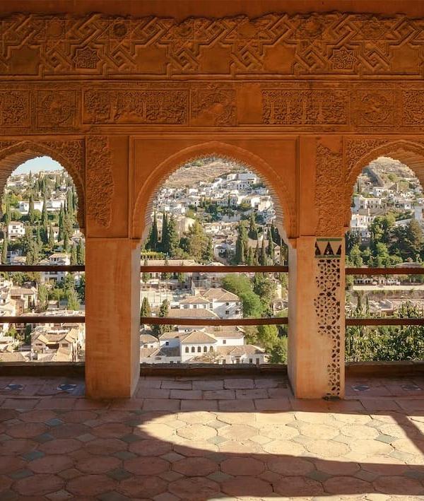 EXCURSIÓN A LA ALHAMBRA Y GRANADA